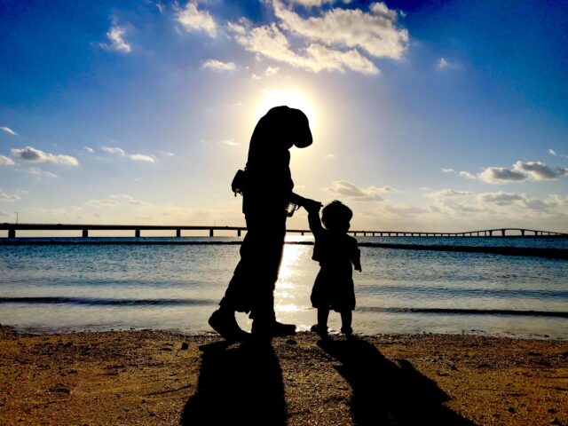 子連れ沖縄旅行で“持って行ってよかったもの”ランキング｜赤ちゃん・幼児連れでも安心