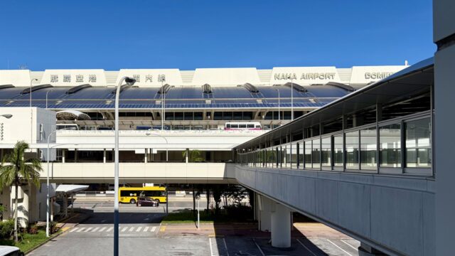 那覇空港でレンタカーを借りて出発するまで|流れ・待ち時間・補償の選び方